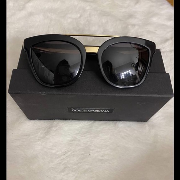 COPY - Dolce and Gabbana women’s sunnies main image 6